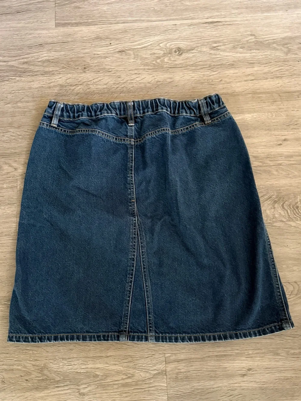 Women’s Classic Medium Wash Blue Denim Skirt Casual A-Line Size 14 Stretch